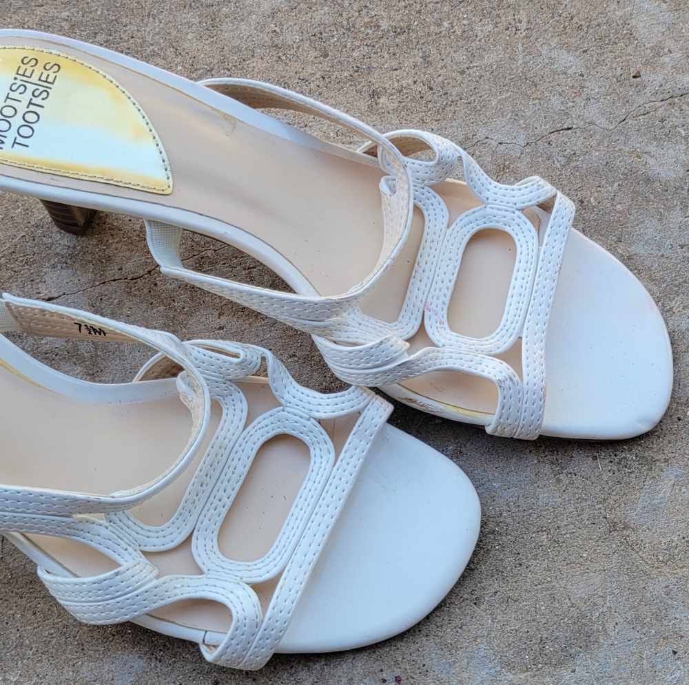 White Mootsies Tootsies Women's Sandals - Size 7.5